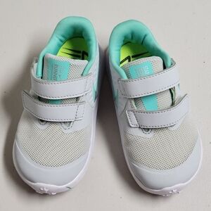 Nike Star Runner Toddler Shoes Size 7C.